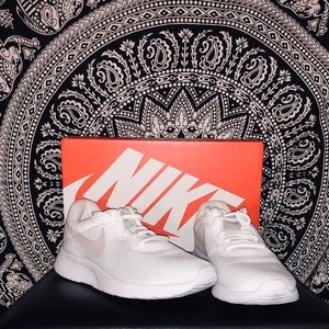 Women’s Nike Tanjun Sneaker!